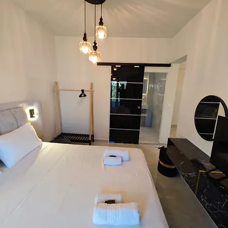 Natural Blue Suites-canal D'amour Retreat * סידריון