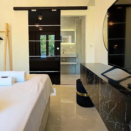 Natural Blue Suites-canal D'amour Retreat