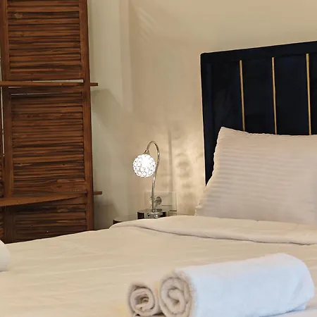 Natural Blue Suites-Canal D'Amour Retreat